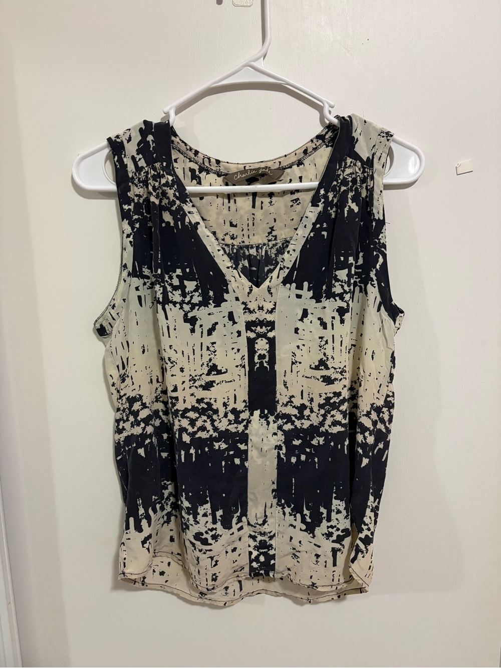 Charlie Jade Silk  Abstract Print Sleeveless Top Tank 100% Silk Ivory Size S